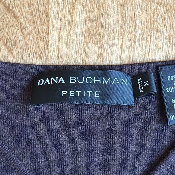 Vintage Dana Buchman petite M chocolate brown v-neck shell. Rayon/poly blend. - Picture 2 of 7